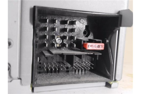 Recambio de radio / cd para seat ibiza berlina (6j5) 1.4 16v referencia OEM IAM 6J0035153B 8,15765E+12 