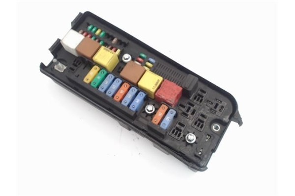 Recambio de caja fusibles/rele para opel vectra c berlina 1.9 cdti referencia OEM IAM 13240247 519181101 