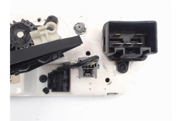 Recambio de mandos climatizador para ford fiesta (cbk) referencia OEM IAM 2S6H19980BD  
