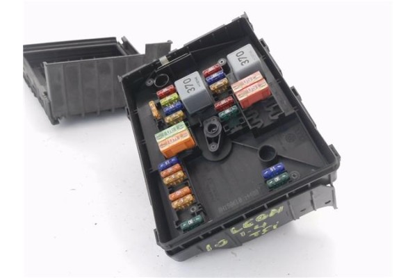 Recambio de caja fusibles/rele para seat leon (1p1) 1.4 tsi referencia OEM IAM 1K0937132F 1K0937132G 