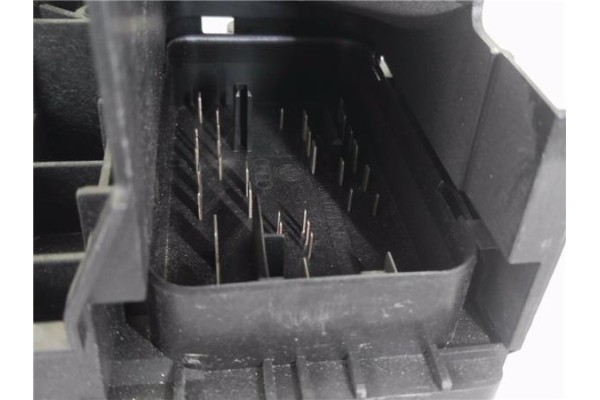 Recambio de caja fusibles/rele para seat leon (1p1) 1.4 tsi referencia OEM IAM 1K0937132F 1K0937132G 