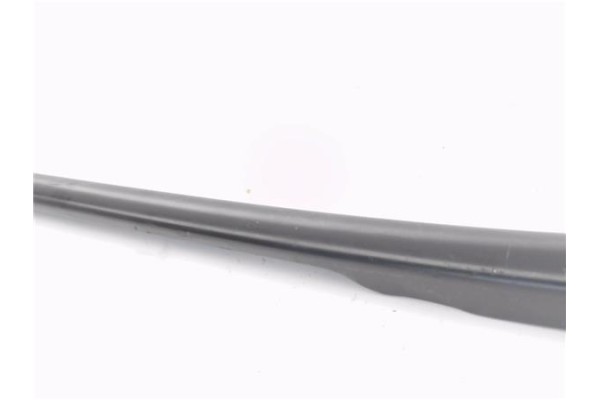 Recambio de brazo limpiaparabrisas delantero derecho para seat leon (1p1) 1.4 tsi referencia OEM IAM 1P0955410A  