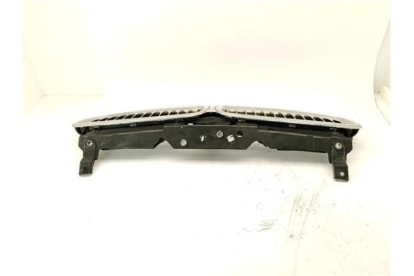 Recambio de rejilla capo para bmw serie 7 (e65/e66) 3.0 730d referencia OEM IAM 511370377279  
