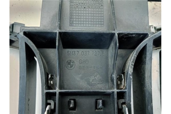 Recambio de rejilla capo para bmw serie 7 (e65/e66) 3.0 730d referencia OEM IAM 511370377279  