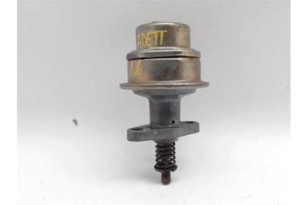 Recambio de bomba combustible para opel kadett e 1.6 beauty berlina referencia OEM IAM 6967L39  