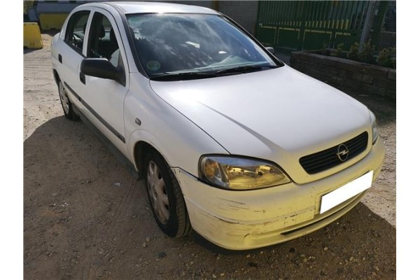 opel astra g berlina del año 2001