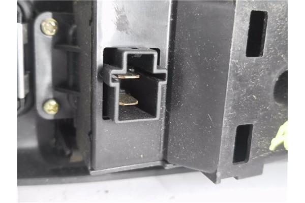 Recambio de mando elevalunas delantero izquierdo para honda accord berlina (cg7-9/ch1-7) 1.8i es (cg8) referencia OEM IAM 83593S