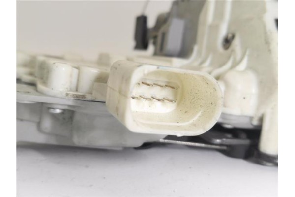 Recambio de cierre electromagnetico trasero izquierdo para seat altea xl (5p5) 2.0 freetrack 4x4 referencia OEM IAM 5P083901  