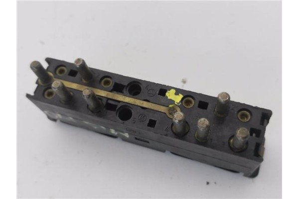 Recambio de mando elevalunas delantero derecho para mercedes-benz 190 e lim. (bm 201) 1.8 e 190 (201.018) referencia OEM IAM 820