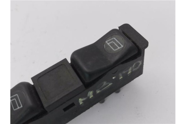 Recambio de mando elevalunas delantero derecho para mercedes-benz 190 e lim. (bm 201) 1.8 e 190 (201.018) referencia OEM IAM 820