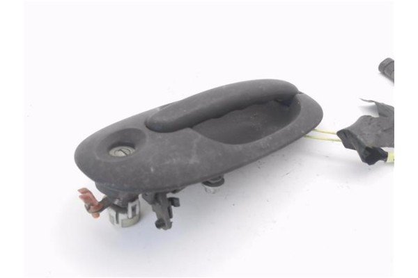 Recambio de maneta exterior delantero izquierda para chrysler voyager gs 2.0 family comfort referencia OEM IAM SR6713GR ASSY4717