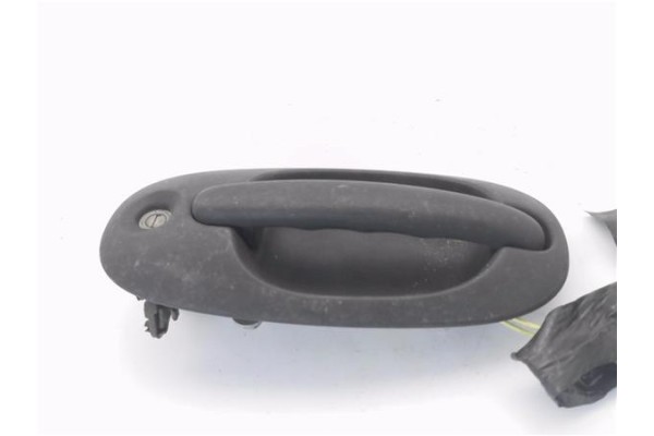 Recambio de maneta exterior delantero izquierda para chrysler voyager gs 2.0 family comfort referencia OEM IAM SR6713GR ASSY4717