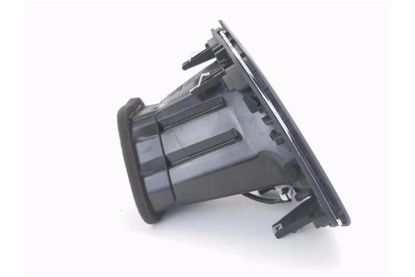 Recambio de rejilla entrada de aire para seat ateca (kh7) 1.6 reference referencia OEM IAM 576820901A  