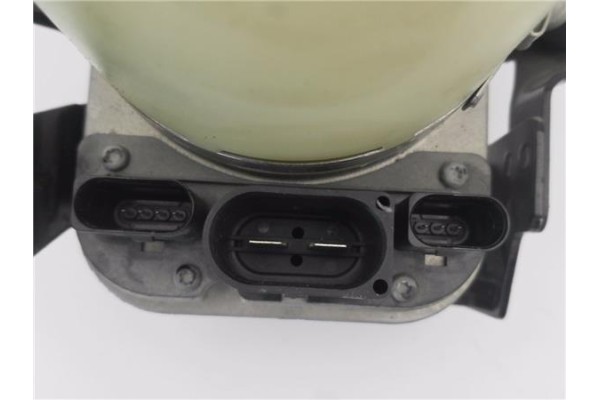 Recambio de bomba servodireccion para seat ibiza berlina (6j5) 1.2 referencia OEM IAM 6R0423156B  