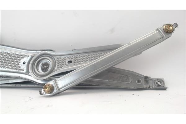 Recambio de mecanismo elevalunas delantero derecho para toyota yaris (ncp1/nlp1/scp1) referencia OEM IAM 8571052030 6980152010 6