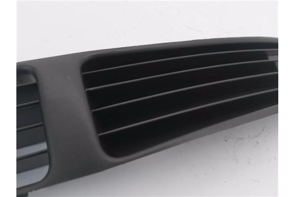 Recambio de rejilla paragolpes delantero derecha para volkswagen passat berlina (3b2) 1.6 básico referencia OEM IAM VG99017GAR V