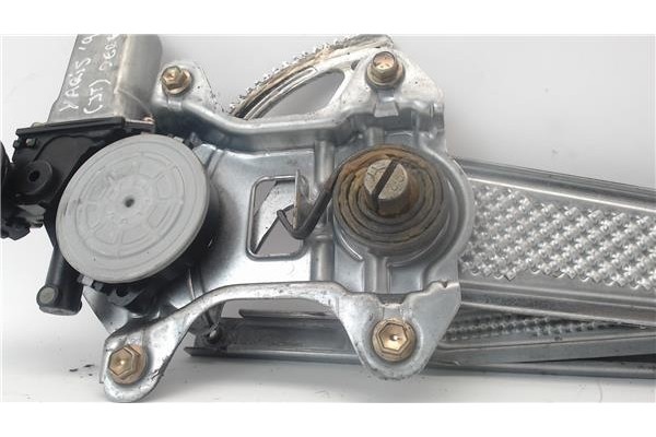 Recambio de mecanismo elevalunas delantero derecho para toyota yaris (ncp1/nlp1/scp1) referencia OEM IAM 8571052030 6980152010 6