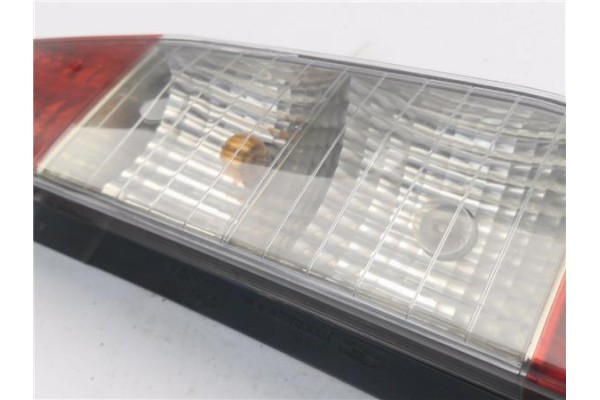 Recambio de piloto trasero derecho para fiat i doblo (223) cargo 1.9 jtd referencia OEM IAM 40600748  