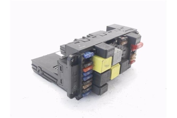 Recambio de caja fusibles/rele para mercedes-benz clk (bm 209) coupe 1.8 200 compressor (209.342) referencia OEM IAM 2095450201 