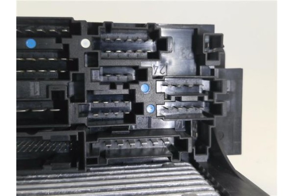 Recambio de caja fusibles/rele para mercedes-benz clk (bm 209) coupe 1.8 200 compressor (209.342) referencia OEM IAM 2095450201 