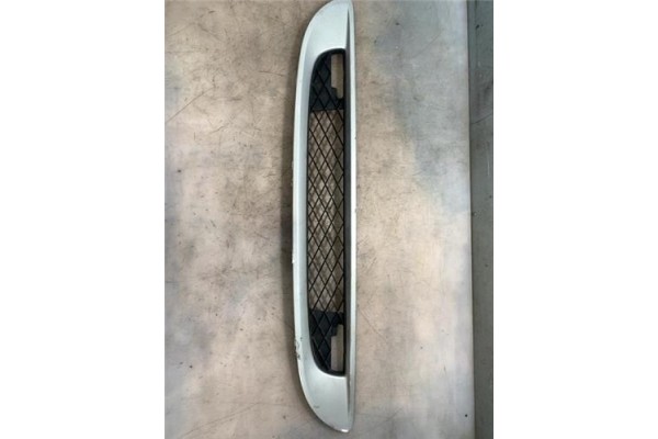 Recambio de rejilla capo para smart fortwo coupe 1.0 fortwo coupe (62kw) referencia OEM IAM A4518880123  
