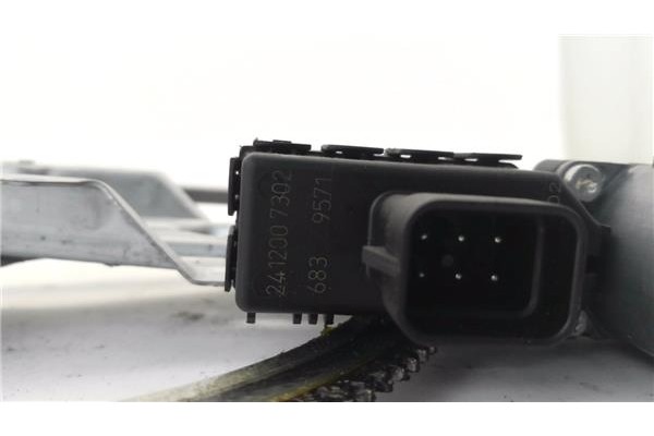 Recambio de mecanismo elevalunas delantero derecho para opel astra h gtc 1.4 referencia OEM IAM 2412007302 6839571 
