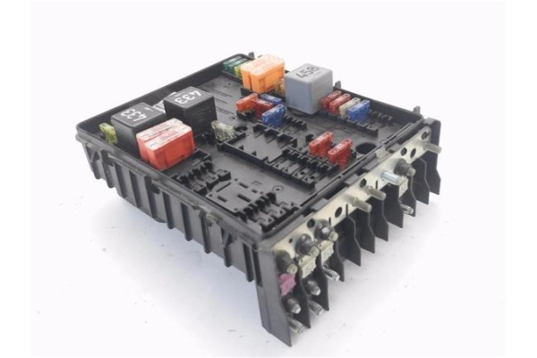 Recambio de caja fusibles/rele para audi a3 (8p1) 2.0 fsi ambiente referencia OEM IAM 1K0937124H 13949631C 