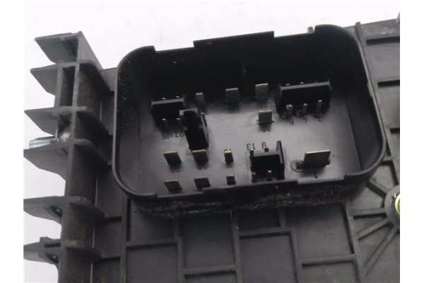Recambio de caja fusibles/rele para audi a3 (8p1) 2.0 fsi ambiente referencia OEM IAM 1K0937124H 13949631C 