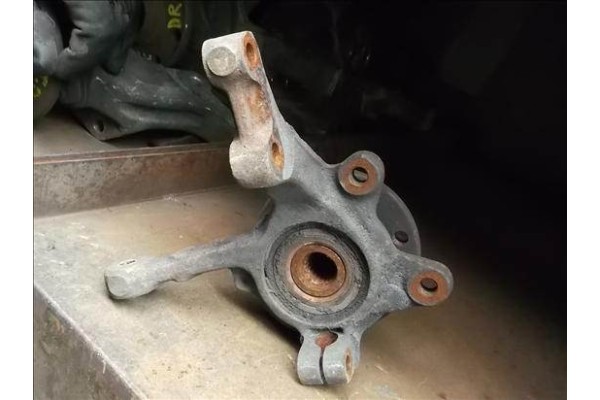 Recambio de mangueta delantero izquierda para renault 19 ii (b/c53_) 1.8 (b/c538) referencia OEM IAM   