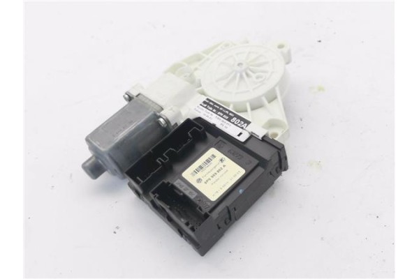 Recambio de motor elevalunas delantero derecho para audi a3 (8p1) 2.0 fsi ambiente referencia OEM IAM 8P0959802A  
