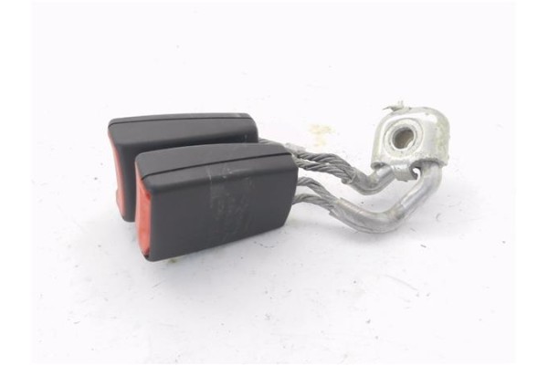 Recambio de anclaje cinturon trasero izquierdo para seat leon (1p1) 1.4 tsi referencia OEM IAM 1K0857739M  