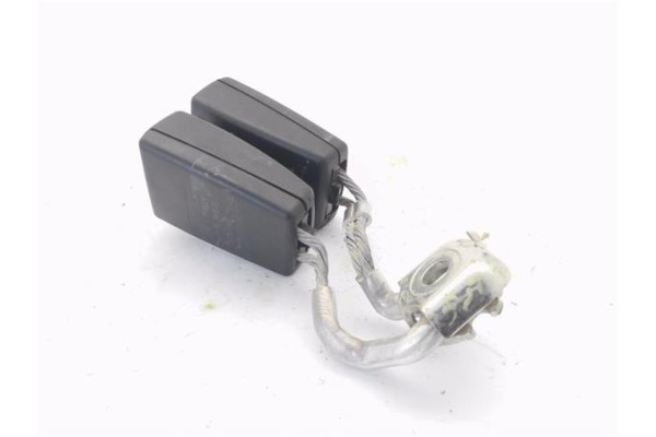 Recambio de anclaje cinturon trasero izquierdo para seat leon (1p1) 1.4 tsi referencia OEM IAM 1K0857739M  