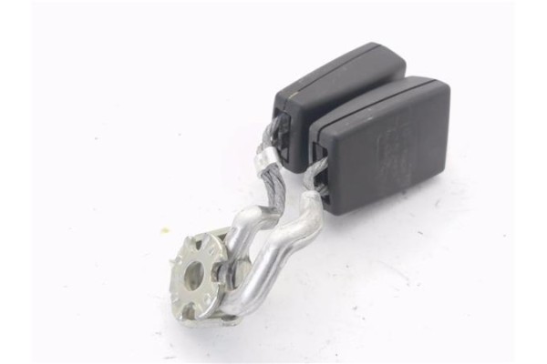 Recambio de anclaje cinturon trasero izquierdo para seat leon (1p1) 1.4 tsi referencia OEM IAM 1K0857739M  