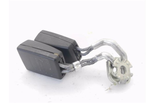 Recambio de anclaje cinturon trasero izquierdo para seat leon (1p1) 1.4 tsi referencia OEM IAM 1K0857739M  