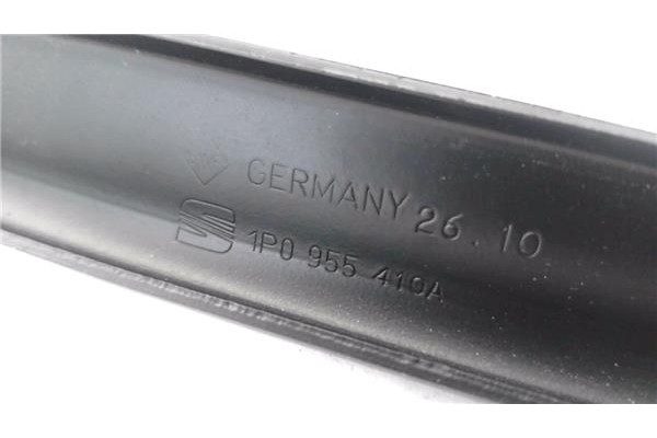 Recambio de brazo limpiaparabrisas delantero derecho para seat leon (1p1) 1.4 tsi referencia OEM IAM 1P0955410A  