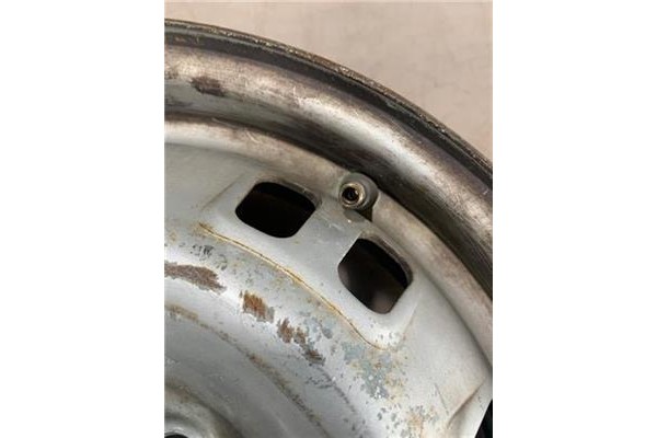 Recambio de llanta para seat marbella 0.9 referencia OEM IAM   