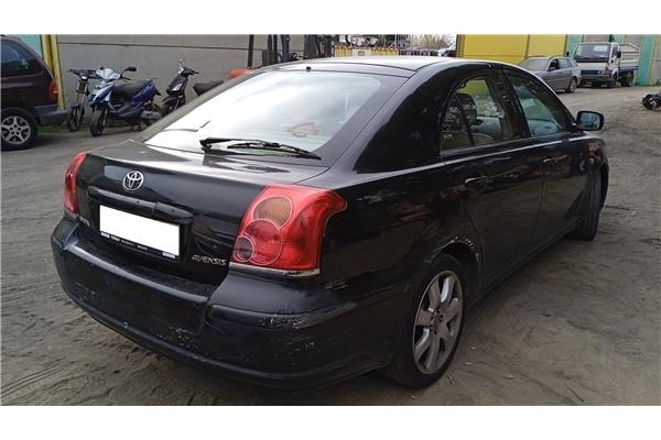 toyota avensis berlina (t25) del año 2006