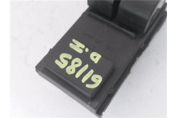 Recambio de mando elevalunas delantero izquierdo para fiat punto / grande punto (199) 1.3 d multijet referencia OEM IAM 73538044