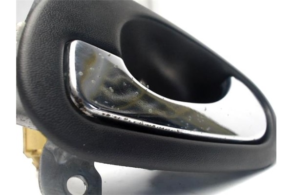 Recambio de manilla int. puerta delantero izquierda para mitsubishi carisma berlina 5 (da0) 1.8 16v gdi (da2a) referencia OEM IA