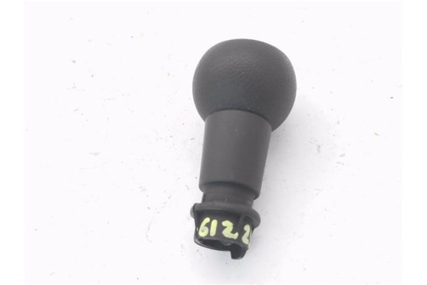 Recambio de pomo palanca cambio para citroen c3 1.4 16v referencia OEM IAM 2403CN  