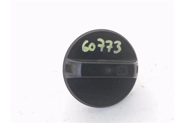 Recambio de tapon combustible para nissan nv200 furgón 1.5 dci referencia OEM IAM 1725179972  