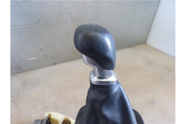 Recambio de conjunto palanca cambio velocidad para hyundai i30 (fd) 1.6 comfort referencia OEM IAM 437002R140  