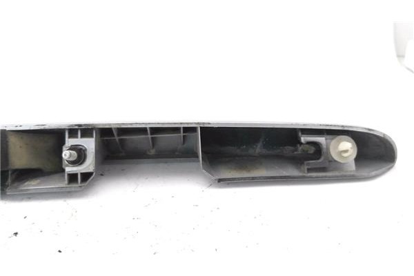Recambio de moldura porton trasero para citroen c3 1.4 16v referencia OEM IAM 8742P0  