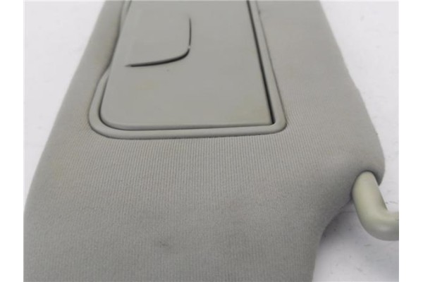 Recambio de parasol derecho para chevrolet captiva 2.0 d referencia OEM IAM 25926424  