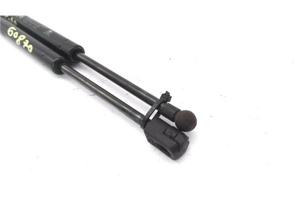 Recambio de amortiguador porton para smart city coupe 0.6 referencia OEM IAM 8300150  