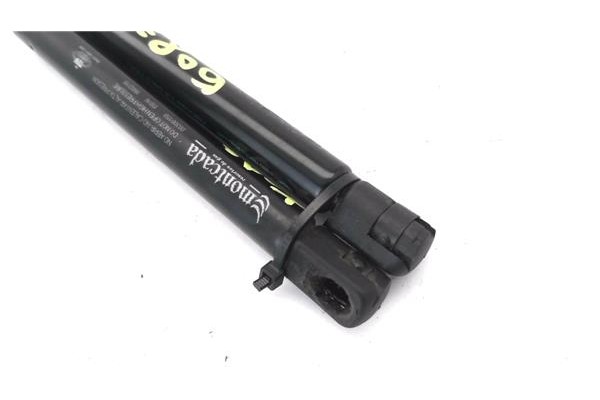 Recambio de amortiguador porton para smart city coupe 0.6 referencia OEM IAM 8300150  