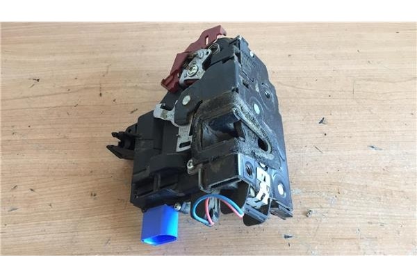 Recambio de cierre electromagnetico delantero derecho para skoda roomster (5j7) 1.6 family referencia OEM IAM 3B1837016CE A01207
