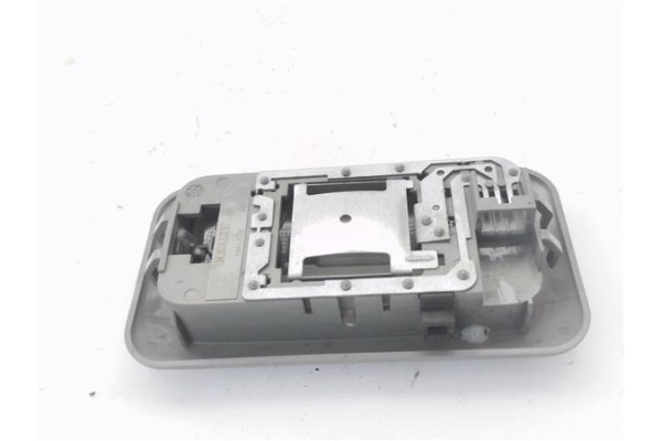 Recambio de luz delantero central techo para opel vivaro 1.9 dti referencia OEM IAM 8200426660  