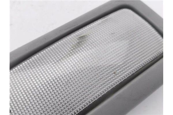 Recambio de luz delantero central techo para opel vivaro 1.9 dti referencia OEM IAM 8200426660  