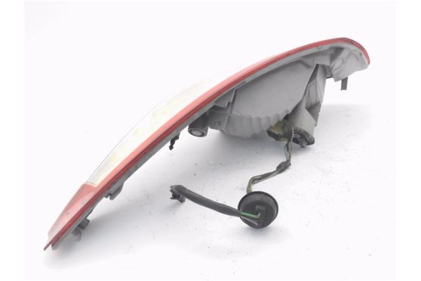 Recambio de piloto porton trasero derecho para renault megane iii sport tourer 1.5 dynamique referencia OEM IAM 265500009R 89319